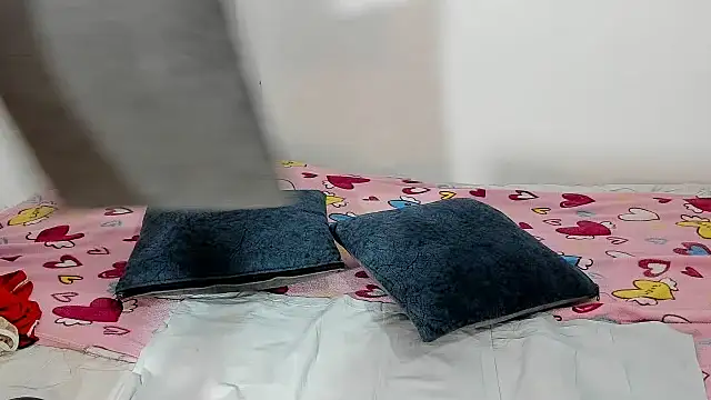 madisson smalltits online show from December 2025 01:05:02 PM