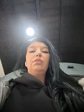 Tisha Busty online show from November 2025 12:33:01 PM