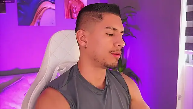 Aaronfox x online show from January 2025 09:00:01 PM