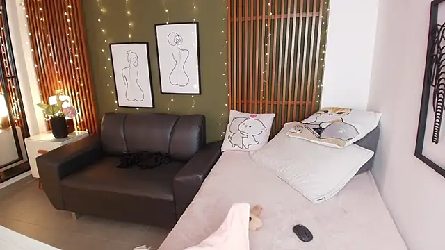 brigiitte rohan online show from September 2025 03:08:01 AM