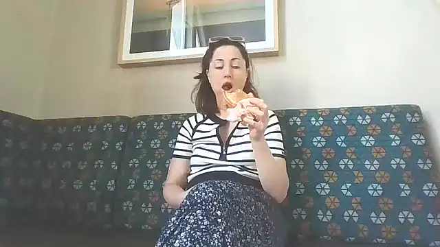 Snapshot of PompasPurpleriver chatting on February 2025 04:50:02 PM PompasPurpleriver online show from February 2025 04:50:02 PM