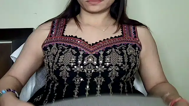 MIss-Naina online show from November 2025 04:21:02 PM