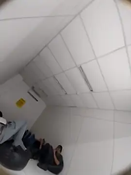 Snapshot of luluankle chatting on April 2026 03:37:02 PM luluankle online show from April 2026 03:37:02 PM