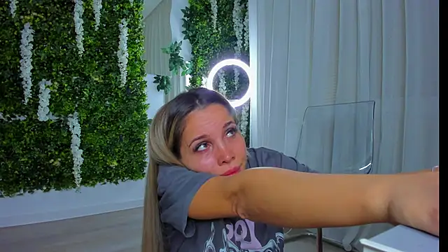 VivienCarter online show from October 2025 06:59:01 PM