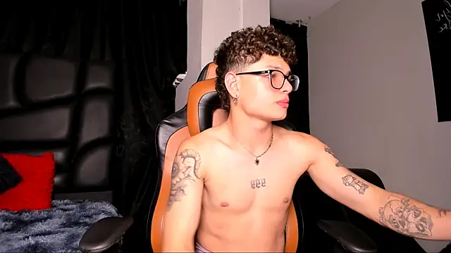 LexieandNate online show from January 2025 06:22:02 AM