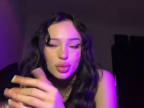 madelinexx online show from January 2025 12:25:02 AM