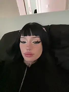 madelinexx online show from September 2025 08:25:01 AM