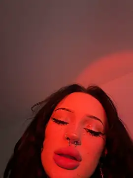 madelinexx online show from February 2026 12:10:02 PM