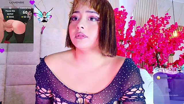 Snapshot of KimVelezz chatting on June 2026 07:12:02 PM KimVelezz online show from June 2026 07:12:02 PM