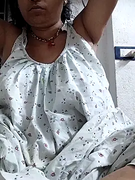 Snapshot of miss-Riy chatting on April 2026 05:21:01 PM miss-Riy online show from April 2026 05:21:01 PM