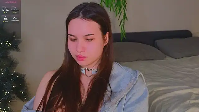 Roxie Mils online show from January 2025 06:12:02 PM