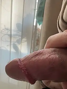 Snapshot of derFickerali chatting on February 2025 02:24:01 PM derFickerali online show from February 2025 02:24:01 PM