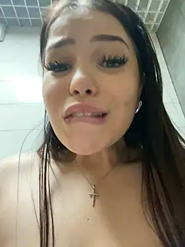 Snapshot of Chloe__Moon chatting on December 2024 10:20:01 PM Chloe Moon online show from December 2024 10:20:01 PM