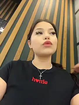 Snapshot of Chloe__Moon chatting on October 2025 01:37:01 PM Chloe Moon online show from October 2025 01:37:01 PM