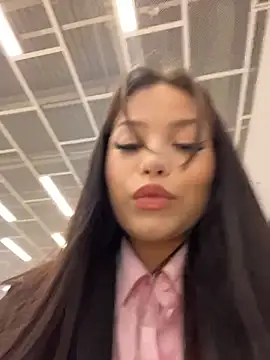 Snapshot of Chloe__Moon chatting on November 2025 03:13:02 PM Chloe Moon online show from November 2025 03:13:02 PM