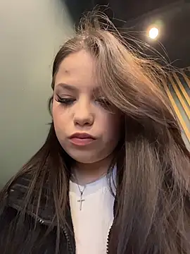 Snapshot of Chloe__Moon chatting on January 2026 02:10:01 PM Chloe Moon online show from January 2026 02:10:01 PM