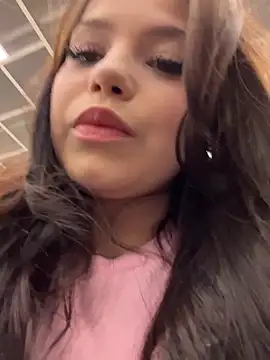 Snapshot of Chloe__Moon chatting on January 2026 02:10:01 PM Chloe Moon online show from January 2026 02:10:01 PM