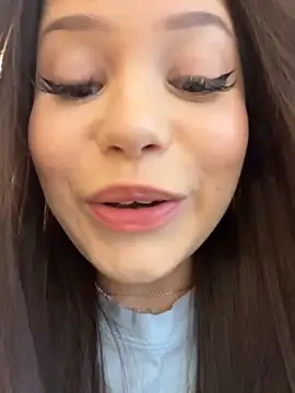 Snapshot of Chloe__Moon chatting on February 2026 03:09:02 PM Chloe Moon online show from February 2026 03:09:02 PM