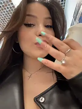 Snapshot of Chloe__Moon chatting on March 2026 02:11:02 PM Chloe Moon online show from March 2026 02:11:02 PM