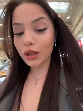 Snapshot of Chloe__Moon chatting on April 2026 02:07:02 PM Chloe Moon online show from April 2026 02:07:02 PM