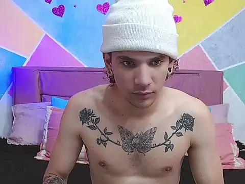 tylor boy online show from September 2025 04:36:01 AM