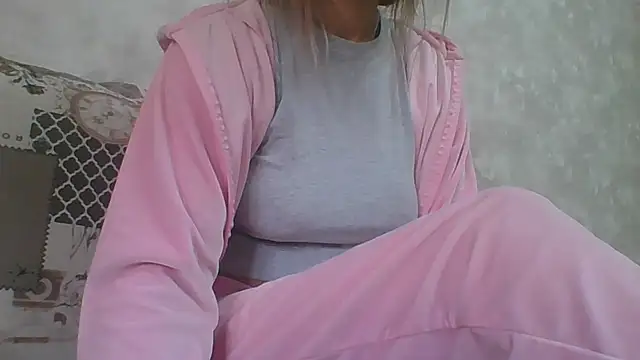 Emma 99 online show from October 2025 08:57:01 AM