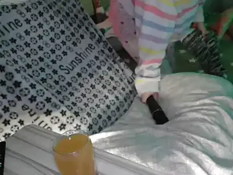 LaRa forU online show from December 2024 11:08:01 PM