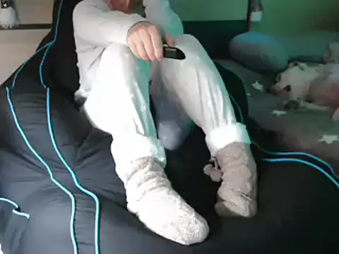 LaRa forU online show from December 2024 09:51:02 PM