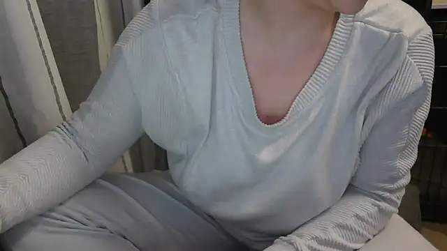 LaRa forU online show from February 2025 05:39:02 PM