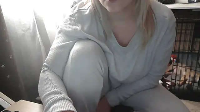 LaRa forU online show from February 2025 11:04:01 AM