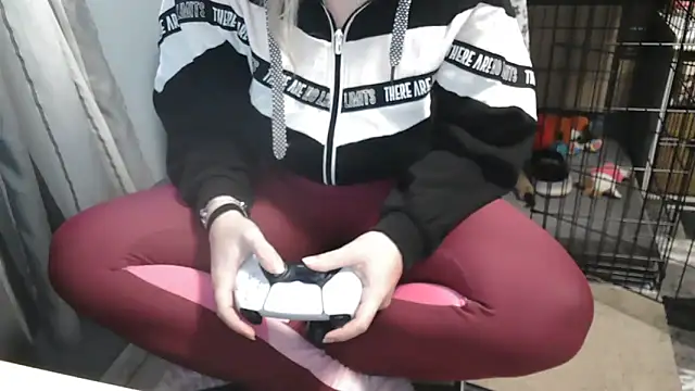 LaRa forU online show from February 2025 05:41:02 PM