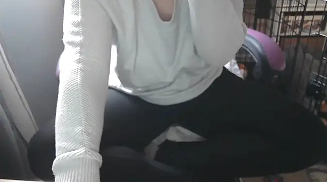 LaRa forU online show from February 2025 02:11:02 PM