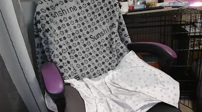 LaRa forU online show from February 2025 09:37:02 PM