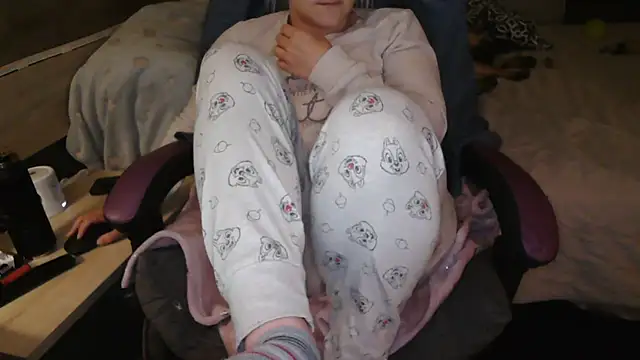 LaRa forU online show from March 2025 09:27:01 PM