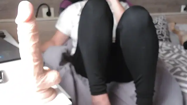 LaRa forU online show from October 2025 10:21:02 AM