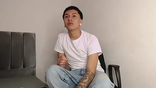 alex-lover online show from September 2025 12:55:01 AM