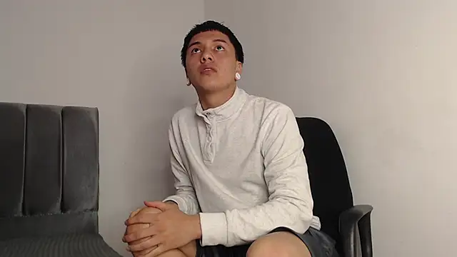 alex-lover online show from September 2025 01:28:01 AM