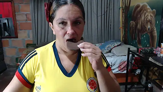 Snapshot of mom_son_dirty chatting on March 2026 10:04:02 PM mom son dirty online show from March 2026 10:04:02 PM