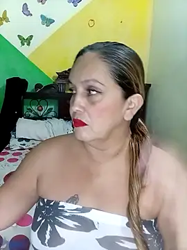 Snapshot of mom_son_dirty chatting on April 2026 08:00:02 PM mom son dirty online show from April 2026 08:00:02 PM