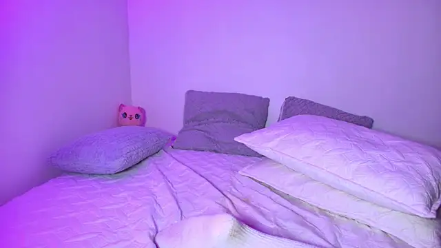 PollyGrey  online show from December 2025 04:42:02 AM