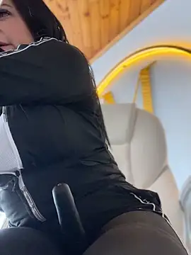 Milff parkerrr online show from January 2025 04:37:01 PM