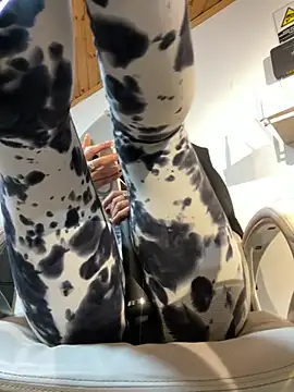 Milff parkerrr online show from March 2025 05:49:02 PM