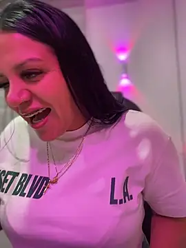 Snapshot of Milff_parkerrr chatting on April 2026 01:31:02 AM Milff parkerrr online show from April 2026 01:31:02 AM