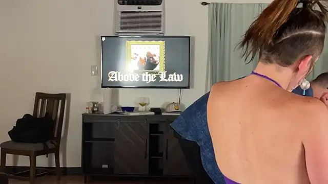 Snapshot of _Studio4Three_ chatting on April 2026 11:13:02 PM Studio4Three online show from April 2026 11:13:02 PM