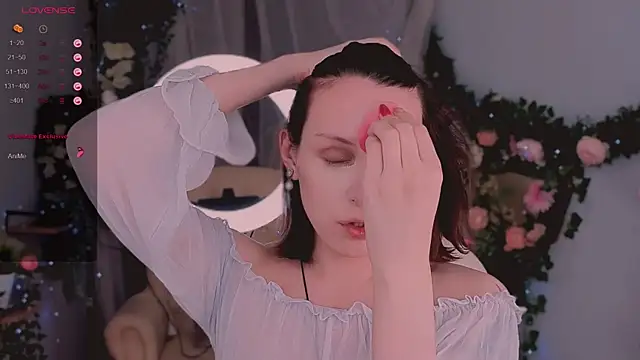  yourFoxy  online show from December 2024 02:15:01 PM