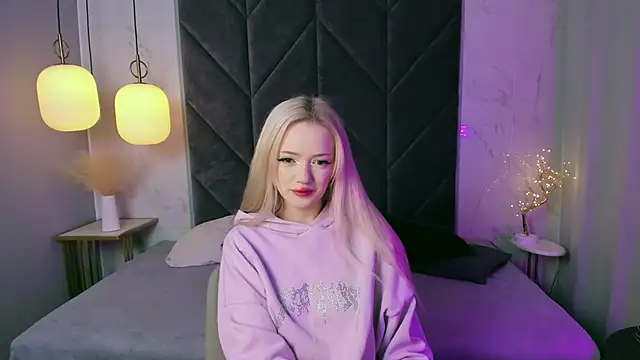 EmilyAir online show from September 2025 03:39:02 PM