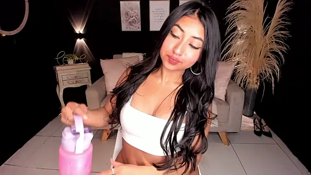 Snapshot of Hanna_fost chatting on January 2025 08:14:01 PM Hanna fost online show from January 2025 08:14:01 PM