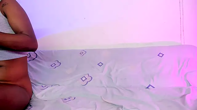 Snapshot of LoveBirds__1 chatting on October 2025 09:03:02 PM LoveBirds  1 online show from October 2025 09:03:02 PM