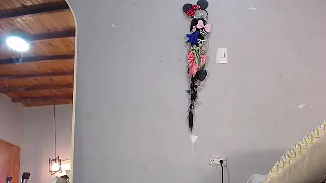 Luna Florez online show from January 2025 07:32:02 PM