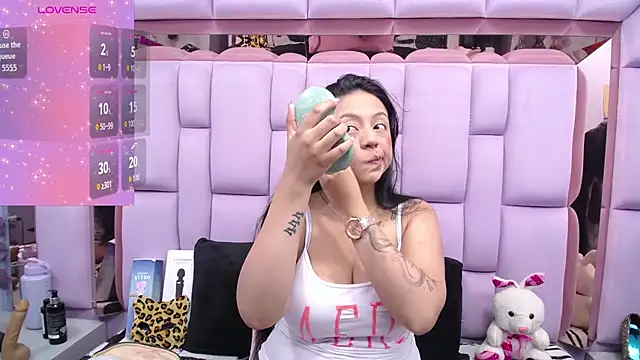 Snapshot of slut_anal_ chatting on December 2025 06:25:01 PM slut anal online show from December 2025 06:25:01 PM